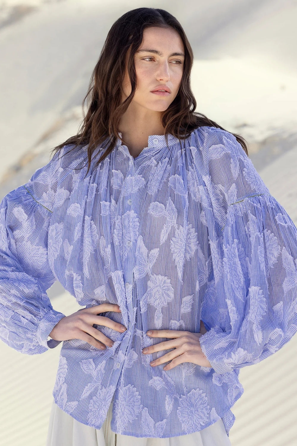 Mes Demoiselles リネンプルオーバーステッチブラウス Gray Culture Shirt | Mes Demoiselles – Mes Demoiselles Paris
