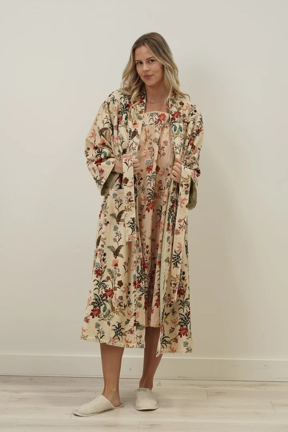 Wildflower Field Velvet Robe - Beige