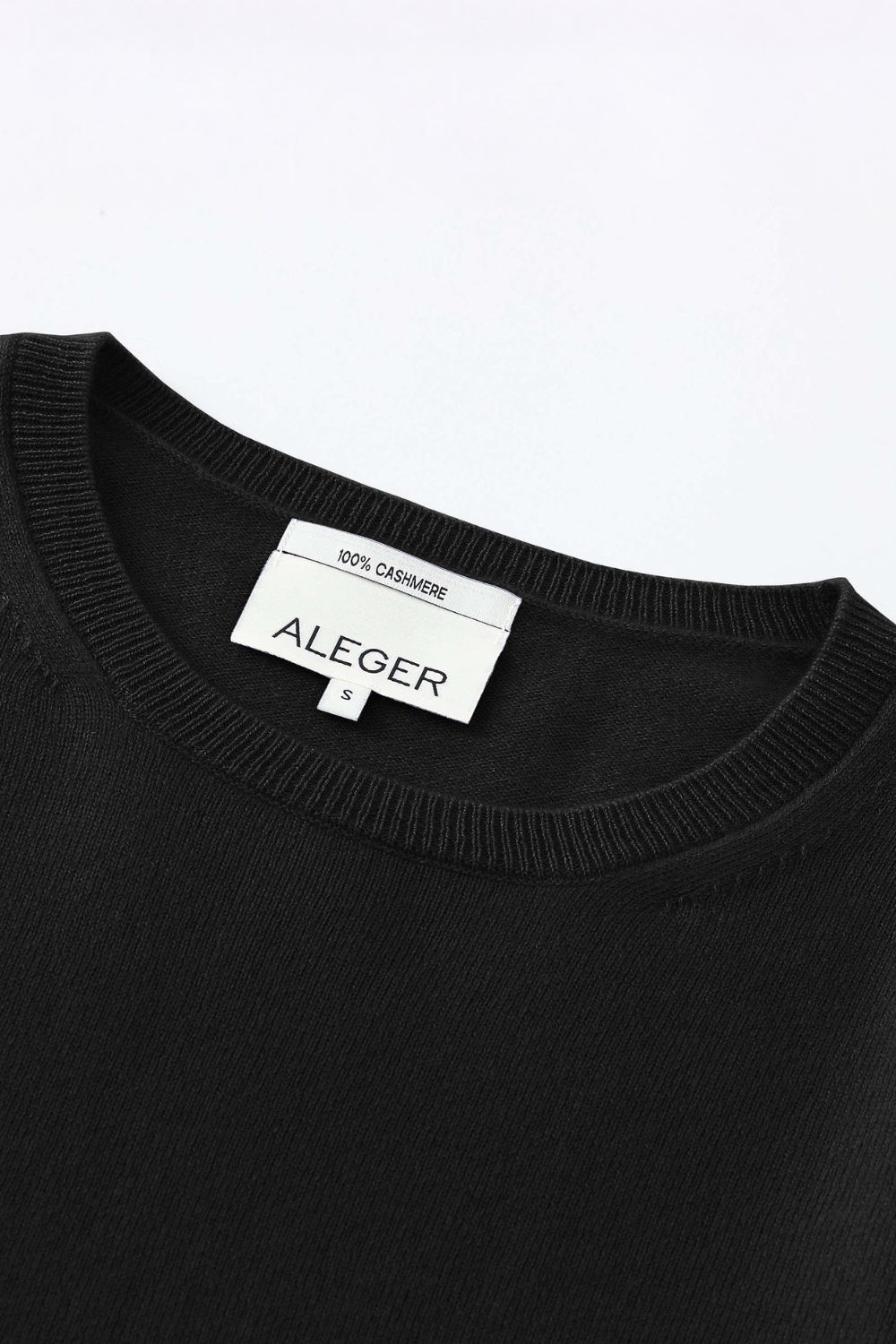 Pure Cashmere Slim Fit Crew - Black