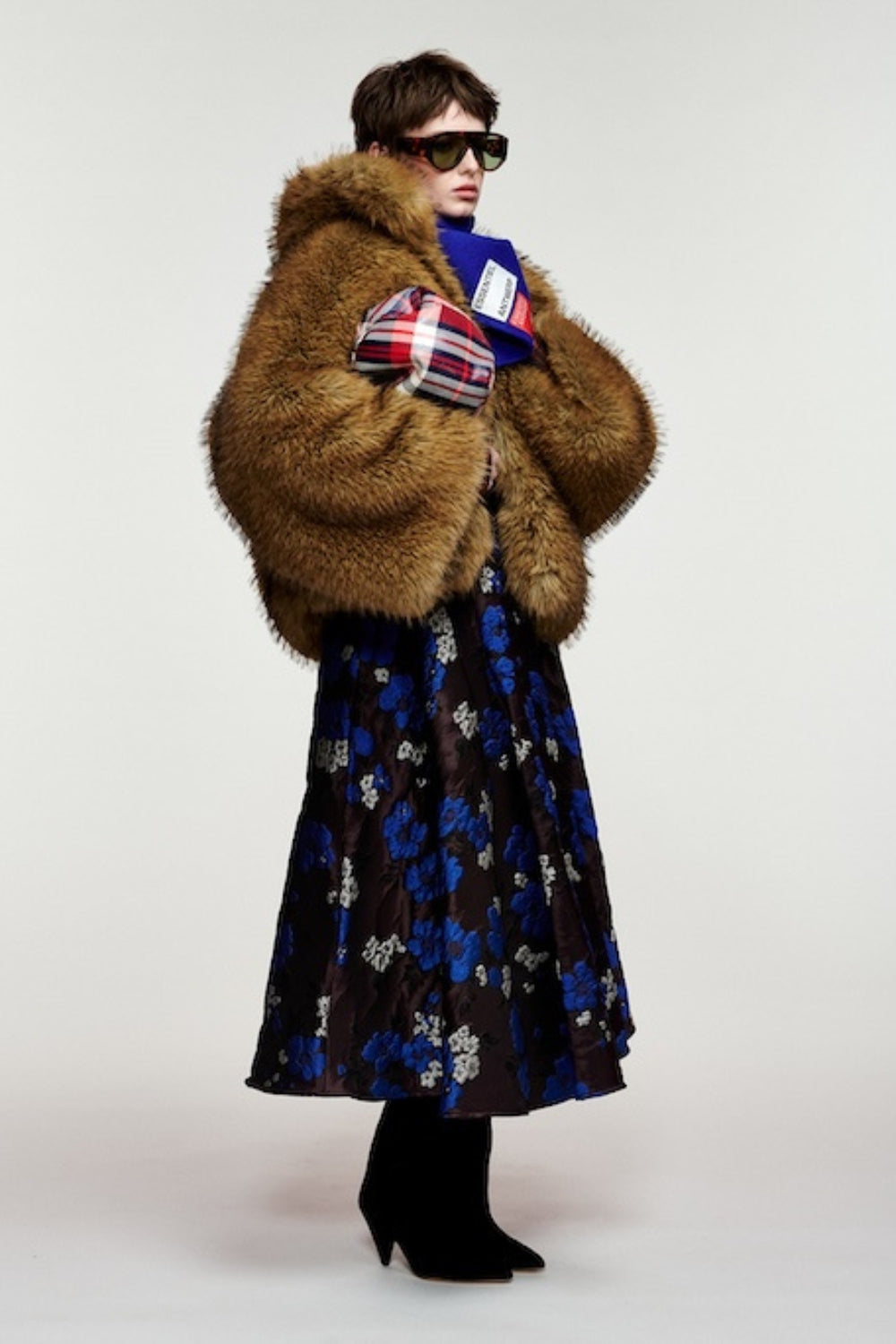 Kastanje Oversized Faux Fur Jacket - Desert Muse