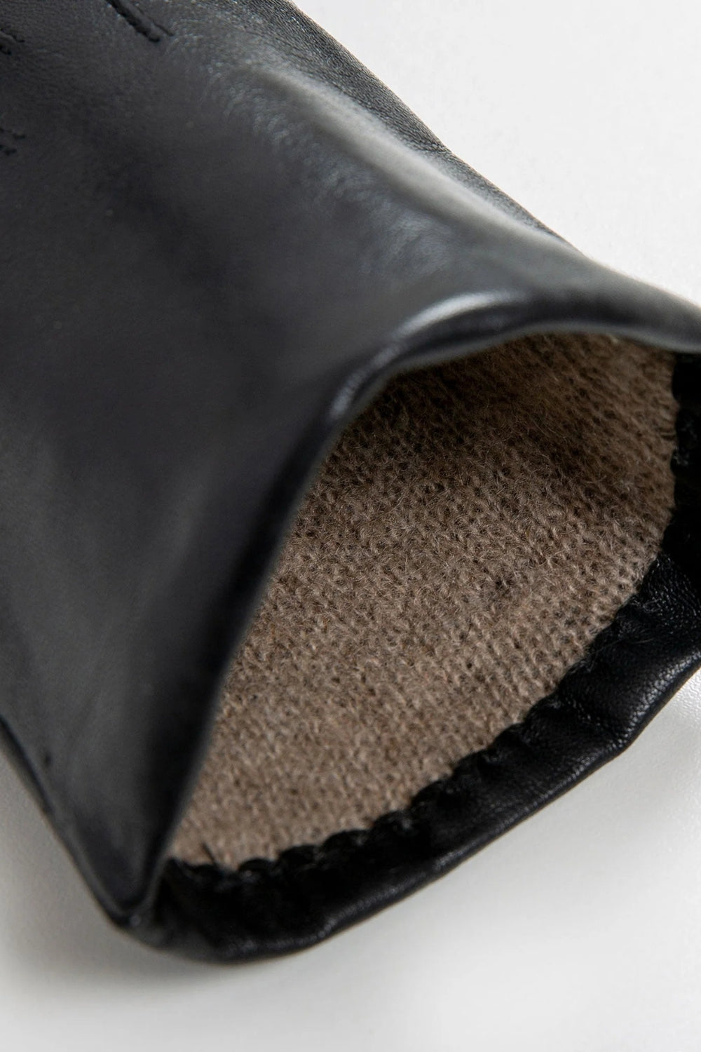 Women's Cashmere-Lined Leather Gloves - Black