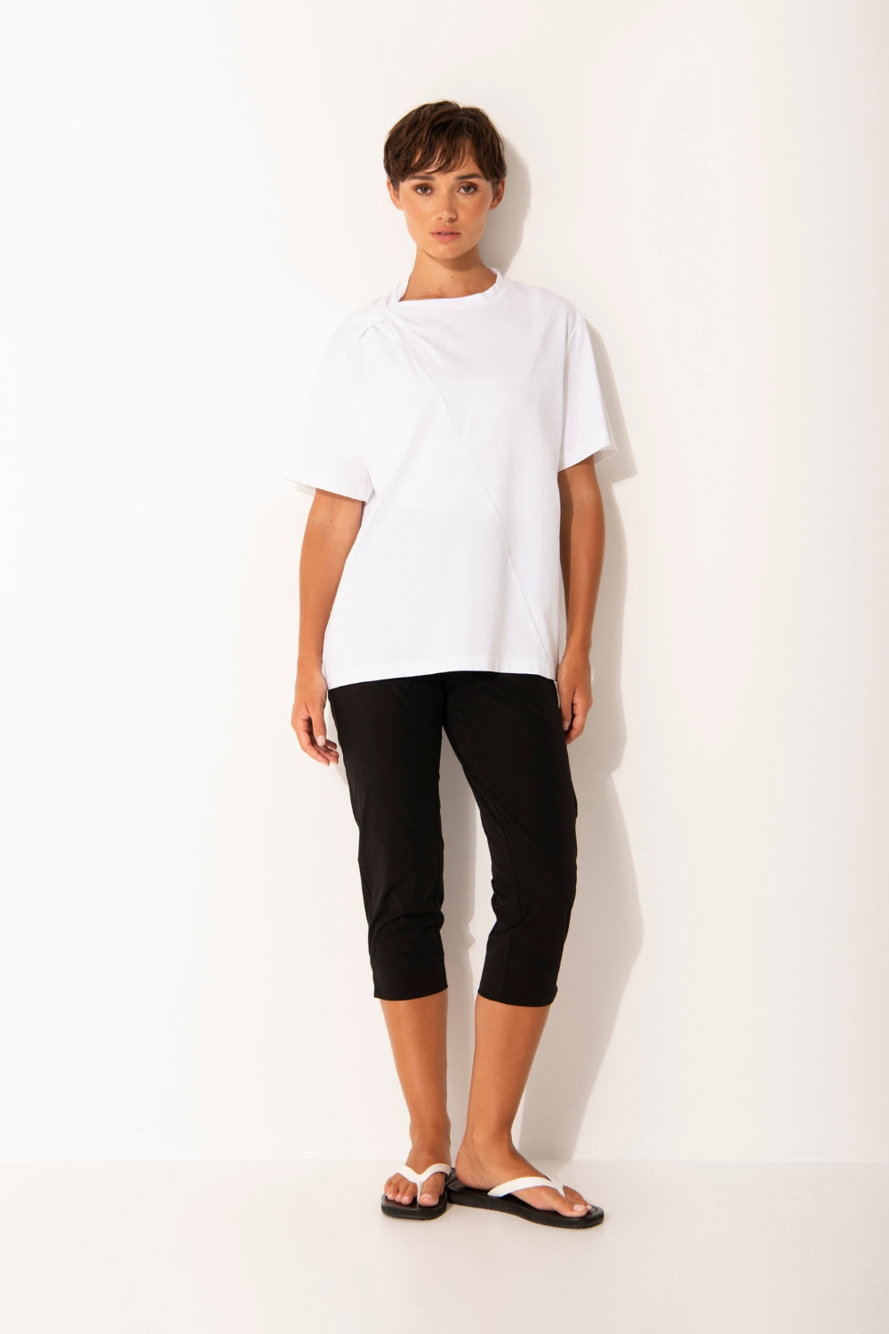 Capri Pant by Lounge - Black