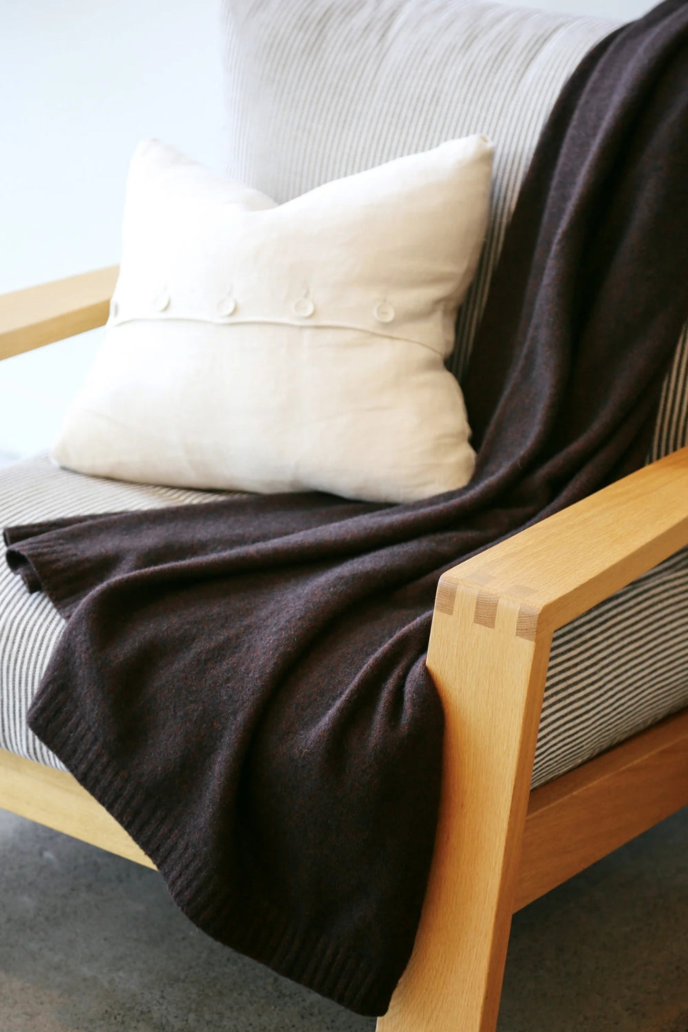 UW Large Throw - Cocoa