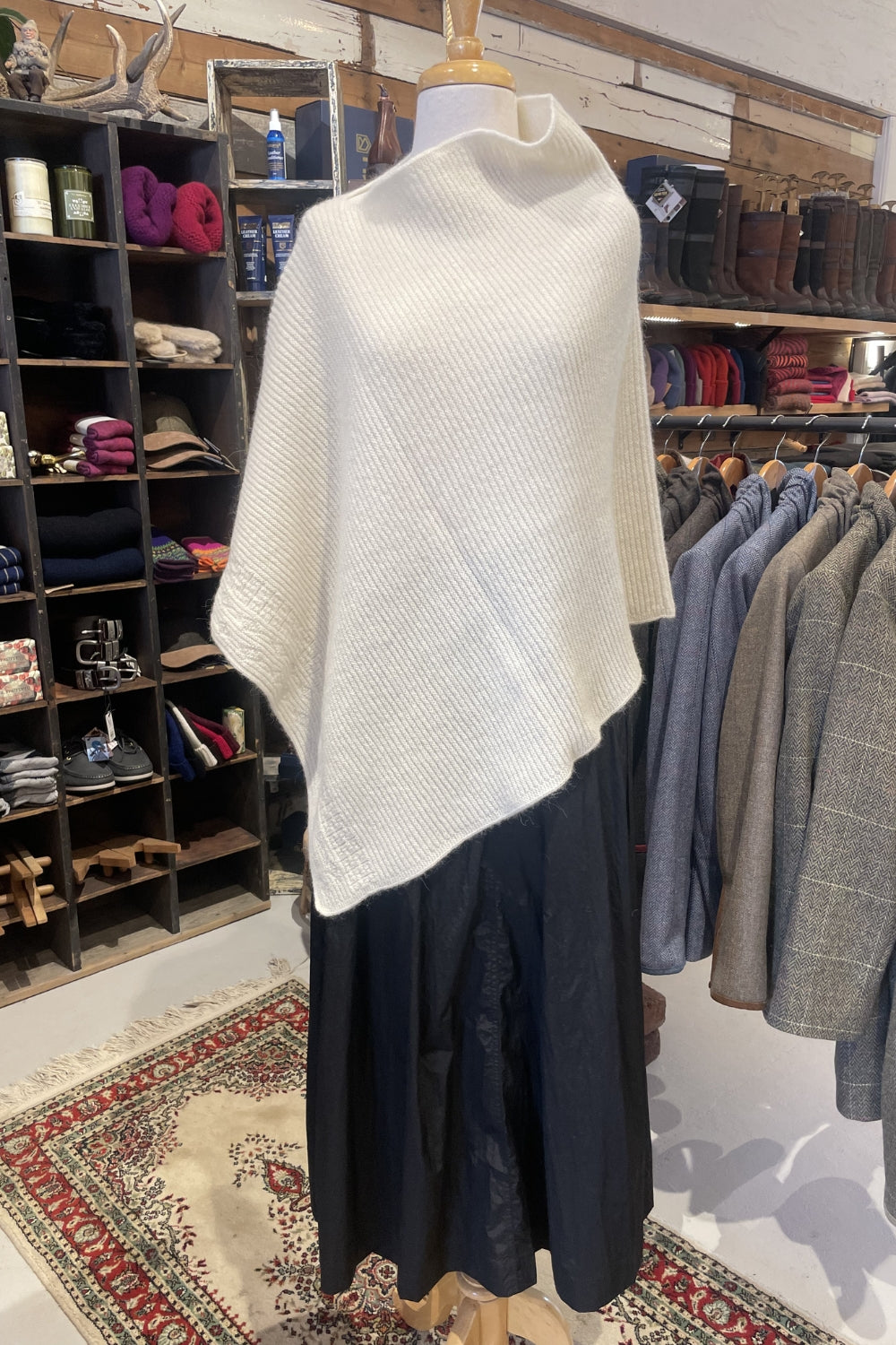 Lothlorian Alpaca Poncho - Natural