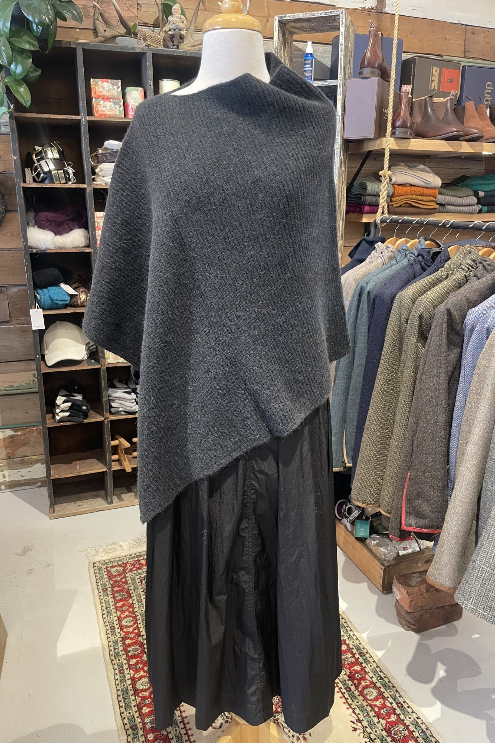 Lothlorian Alpaca Poncho - Slate